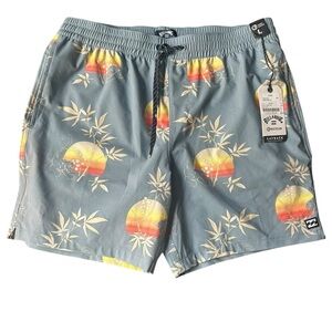 NWT Billabong Men's Large Board Shorts Layback Blue Sunset AOP 6.5” inseam